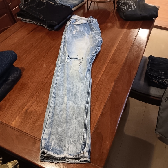 Akoo distressed jeans - Picture 7 of 8